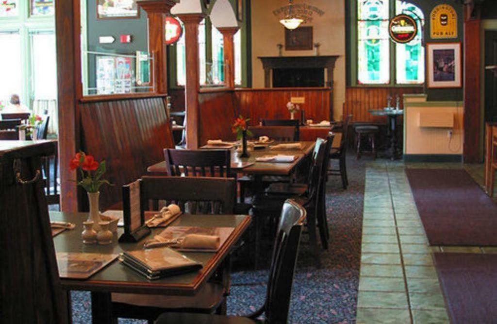 מילווקי County Clare Inn מראה חיצוני תמונה